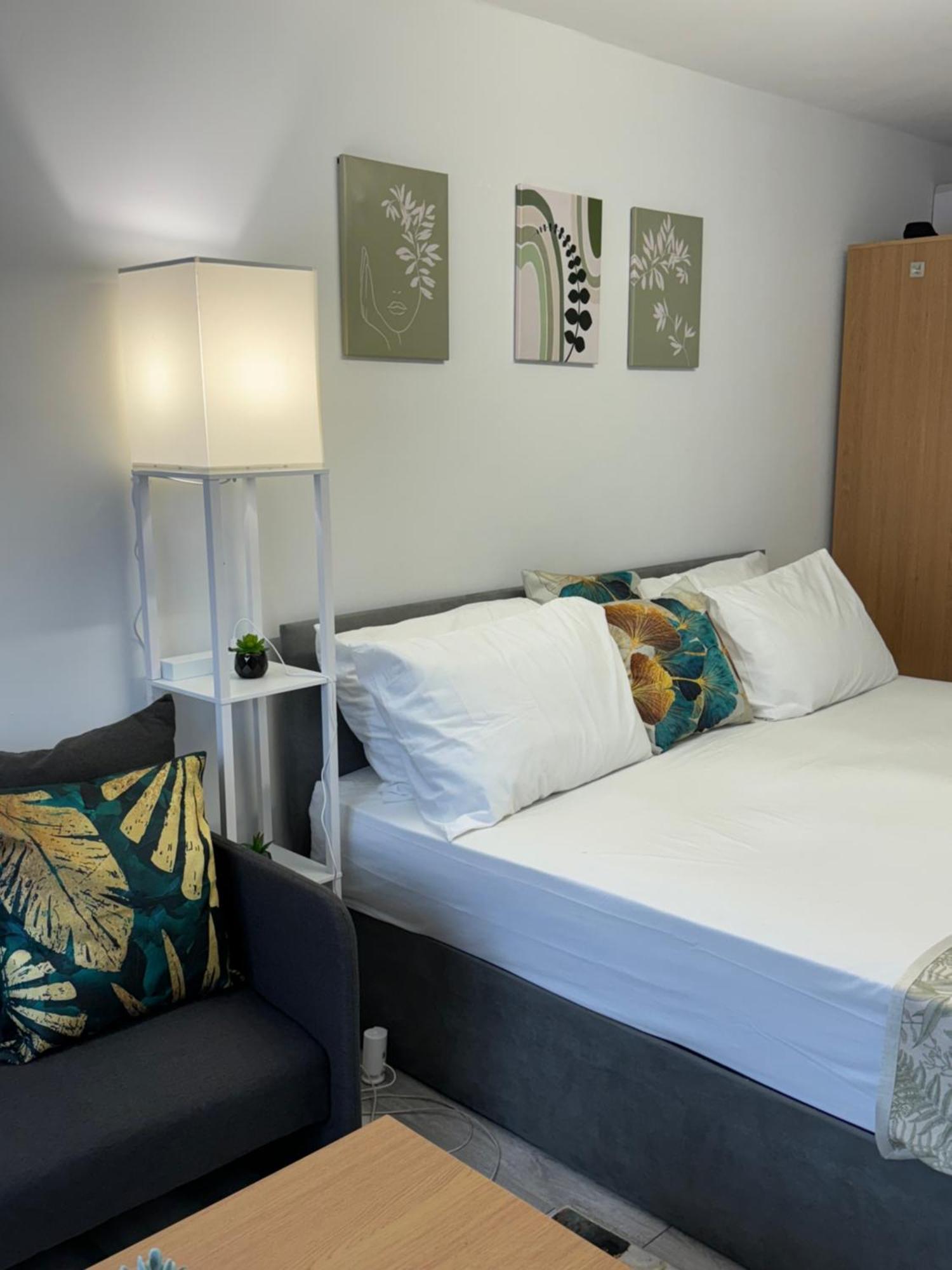 Posh Executive Studio London Thamesmead  Εξωτερικό φωτογραφία